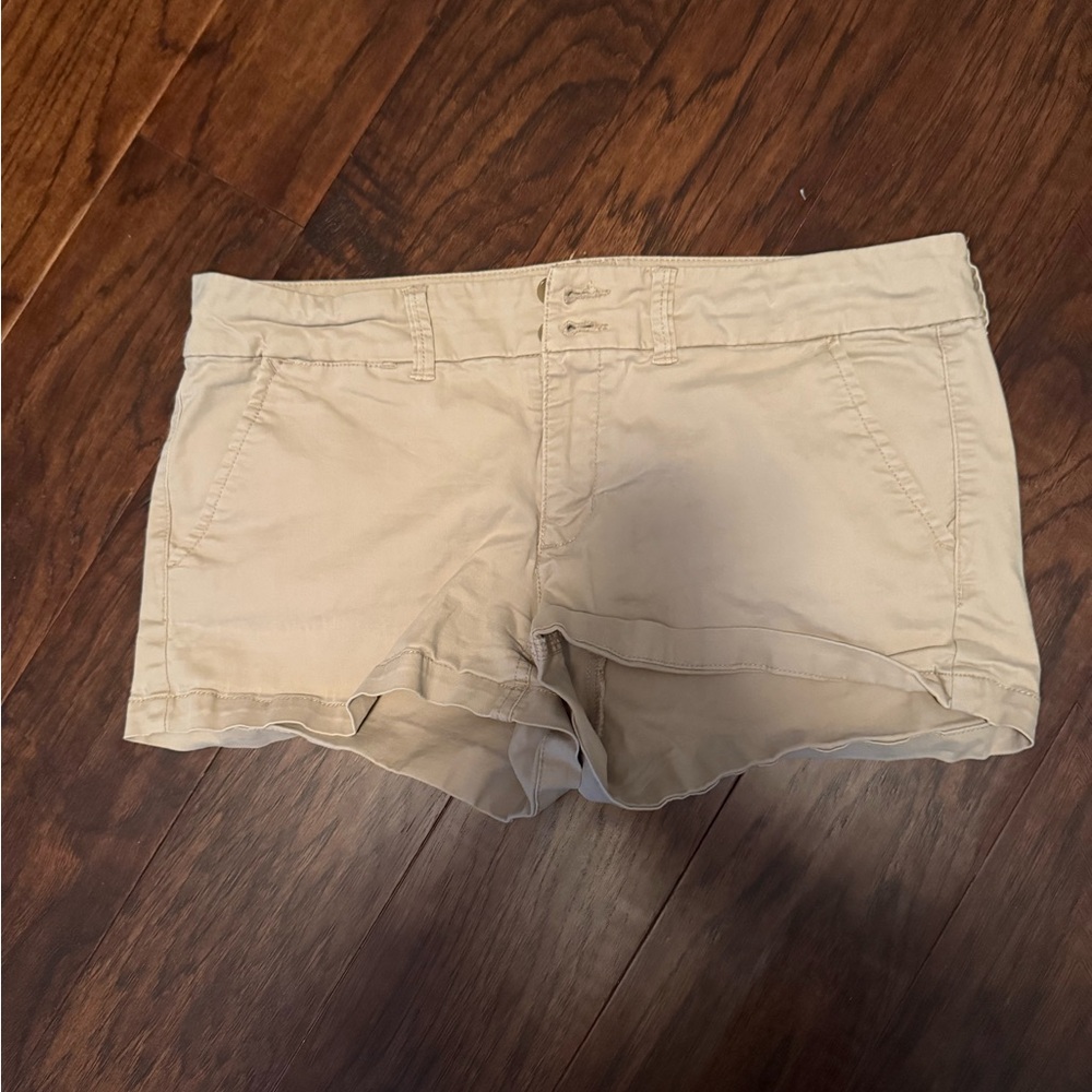 American Eagle Outfitters Tan Cargo Shorts Casual Style